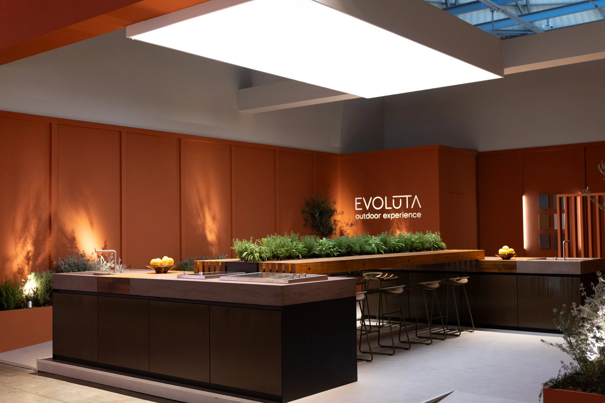 Wide view of the SOUL island and complete Evoluta exhibition space in Milan